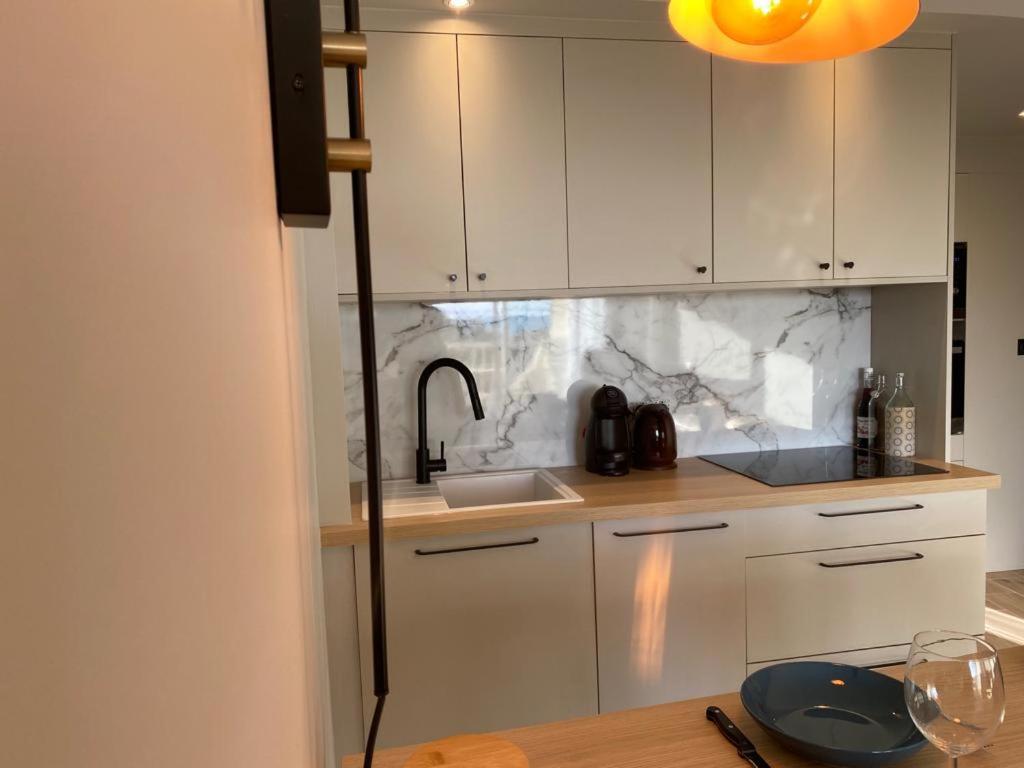 Le Cali, P2 Cabine Dans Une Residence Avec Piscine, Vue Mer Et Parking Prive La Grande-Motte Eksteriør billede